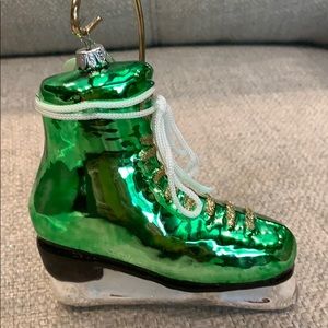 Grn Glass Ice Skate with Lace Bow Tie 5” Ornament